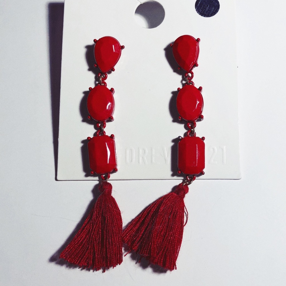 (NEW) Red tassel earrings